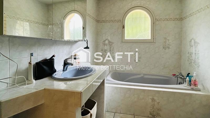 Maison - 111 m² - 4 pièces