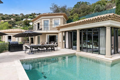 Villa - 300 m² - 6 pièces