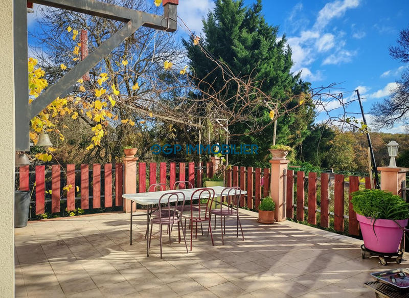 Maison traditionnelle - 212 m² - 8 pièces