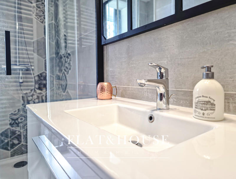 Appartement - 77 m² - 5 pièces