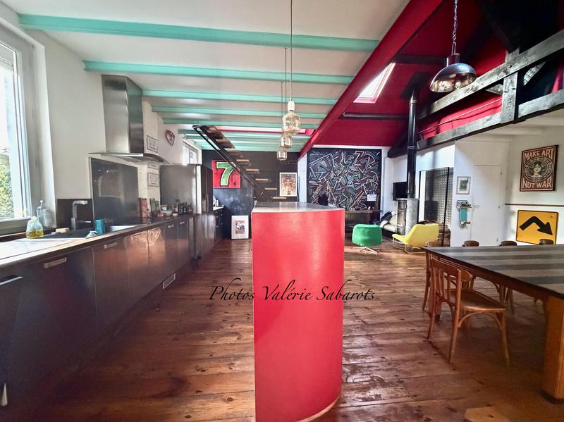 Maison - 210 m² - 6 pièces