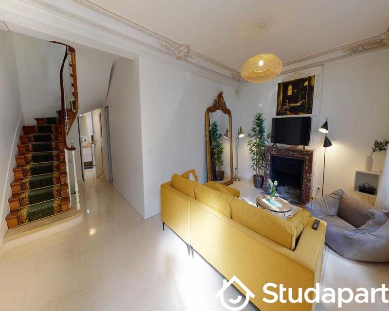 Chambre - 125 m² - 1 pièce