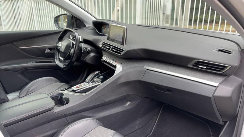 Peugeot 3008 II 1.5 BlueHDi 130 Eat8 Allure Business