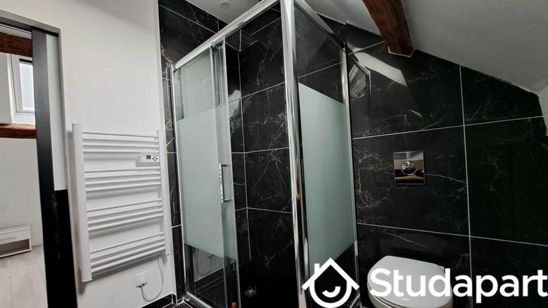 Chambre - 11 m² - 1 pièce