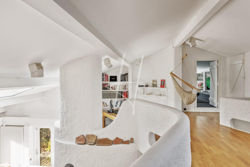 Villa - 250 m² - 9 pièces