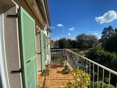 Appartement - 81 m² - 3 pièces