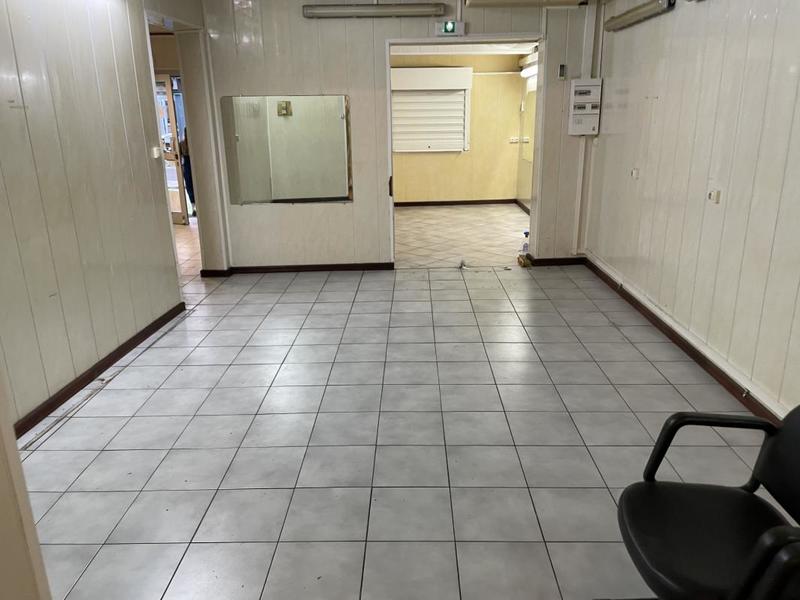 Local commercial - 105 m²