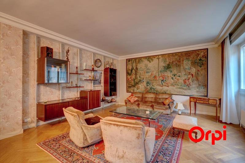 Appartement - 152 m² - 6 pièces