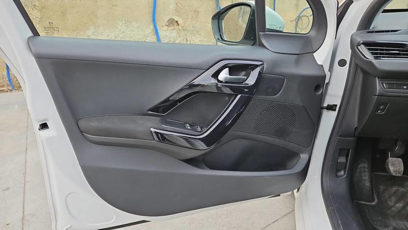 Peugeot 208 I 1.5 BlueHDi 100 Active