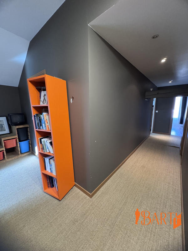 Maison - 260 m² - 7 pièces