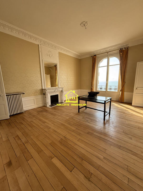 Appartement - 203 m² - 5 pièces