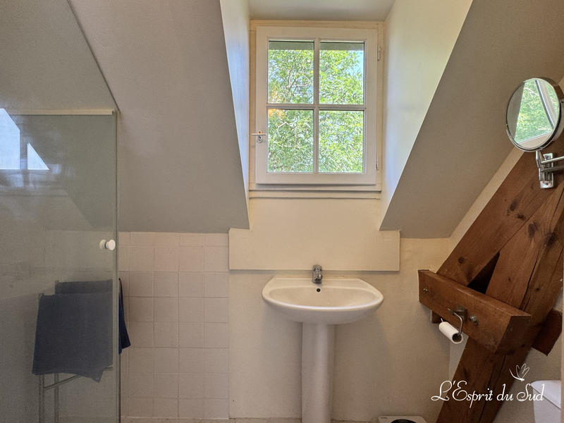 Maison traditionnelle - 1 m² - 6 pièces