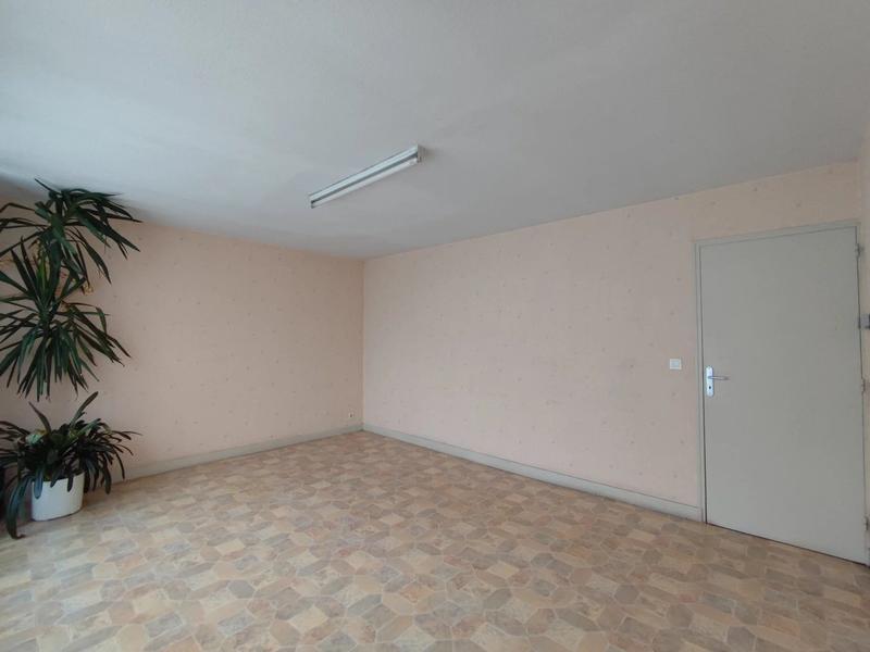 Maison - 240 m² - 8 pièces