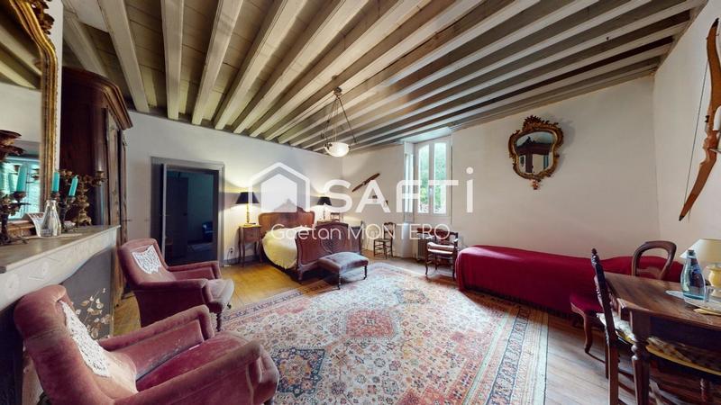 Maison - 260 m² - 8 pièces