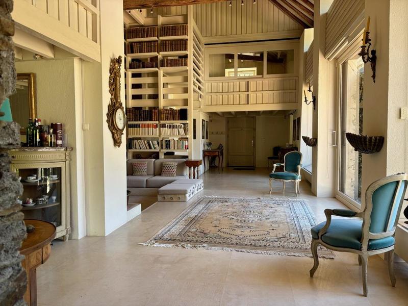 Propriété - 350 m² - 12 pièces