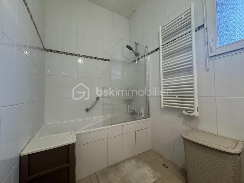 Appartement - 99 m² - 4 pièces