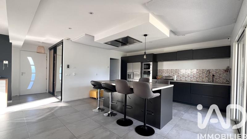 Maison - 179 m² - 6 pièces