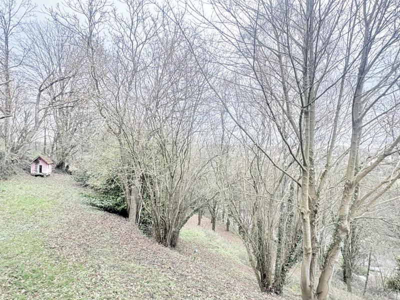 Maison - 216 m² - 7 pièces