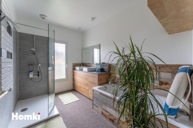 Maison - 140 m² - 5 pièces