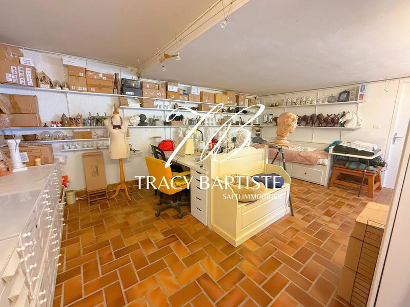 Maison - 334 m² - 9 pièces