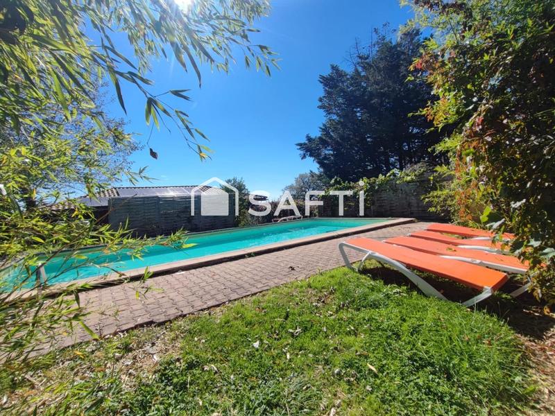 Maison - 375 m² - 13 pièces