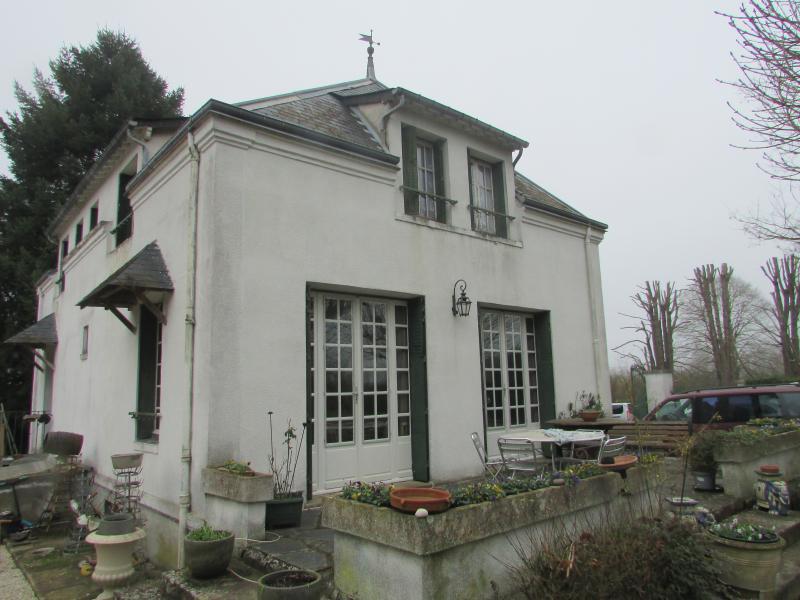 Maison - 166 m² - 9 pièces