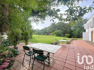 Maison - 426 m² - 16 pièces