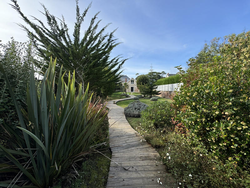 Propriété - 295 m² - 12 pièces