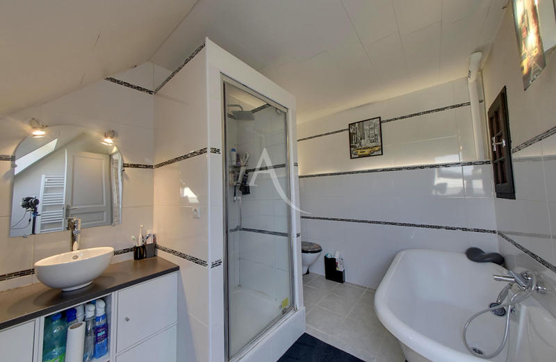 Maison - 148 m² - 6 pièces