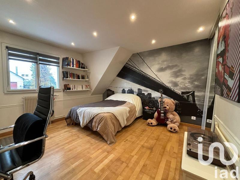 Maison - 166 m² - 6 pièces