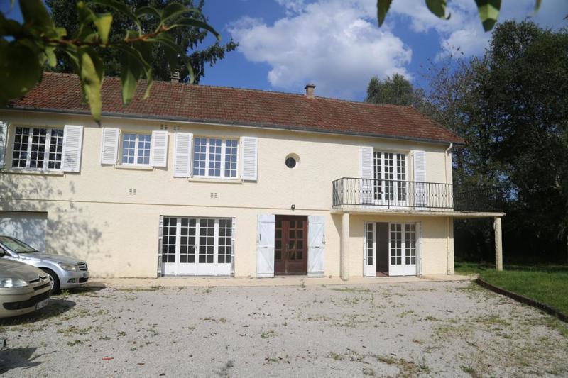 Maison - 200 m² - 7 pièces