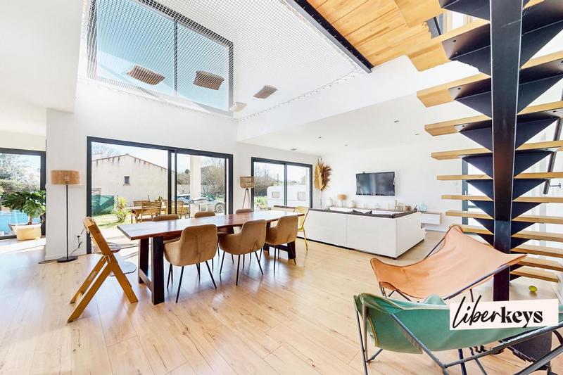 Maison - 199 m² - 6 pièces