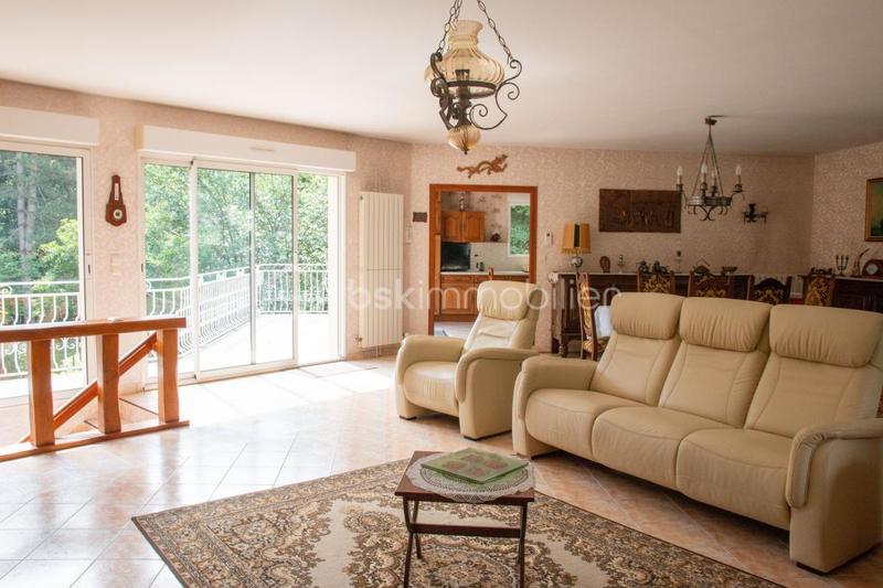 Maison - 310 m² - 7 pièces