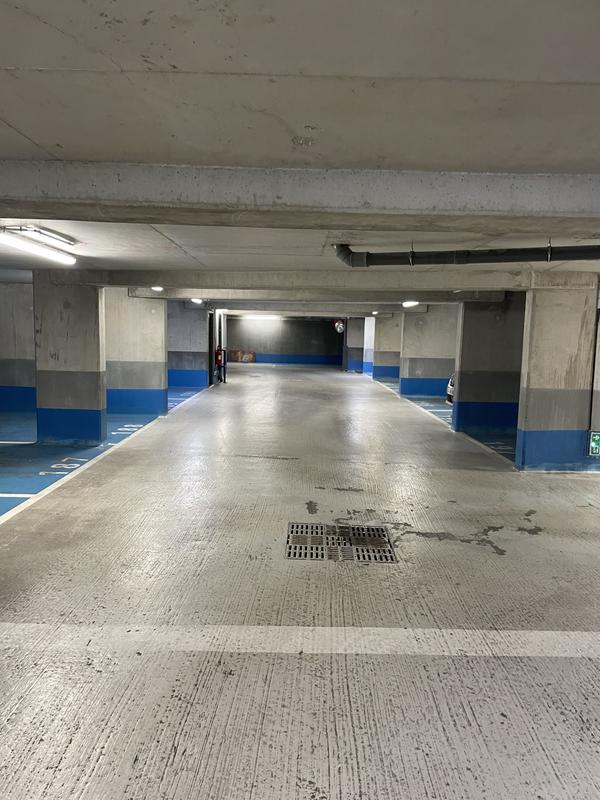Parking / Garage - 12 m²