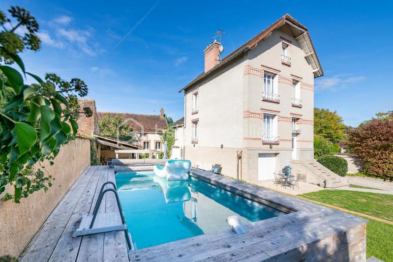 Maison en pierre - 165 m² - 9 pièces