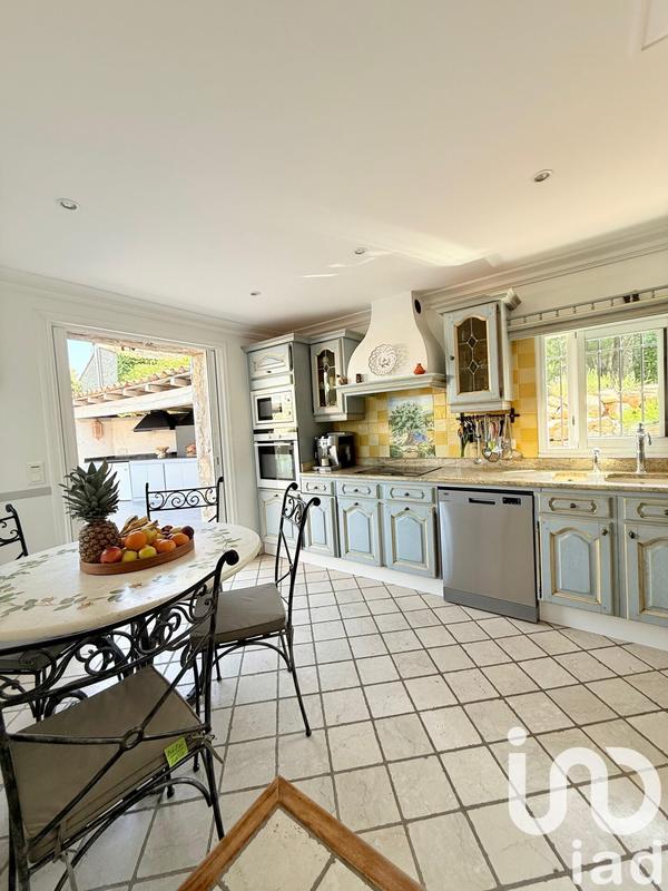 Appartement - 245 m² - 7 pièces