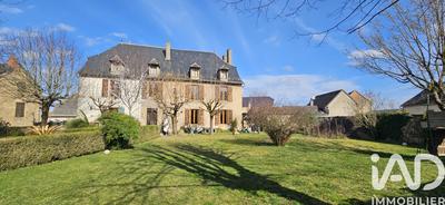 Maison - 270 m² - 11 pièces