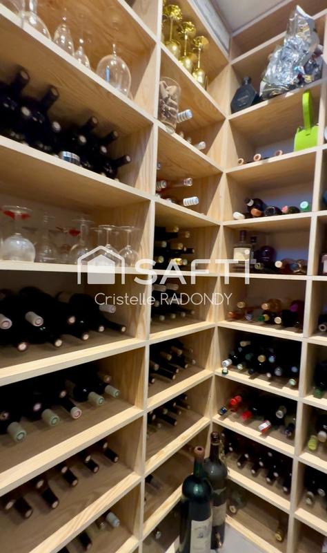 Maison - 219 m² - 5 pièces