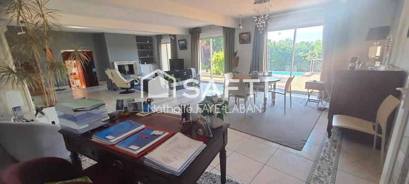 Maison - 250 m² - 8 pièces