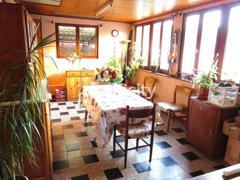 Maison - 80 m² - 5 pièces