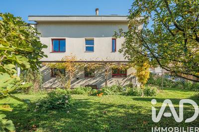 Maison - 254 m² - 10 pièces