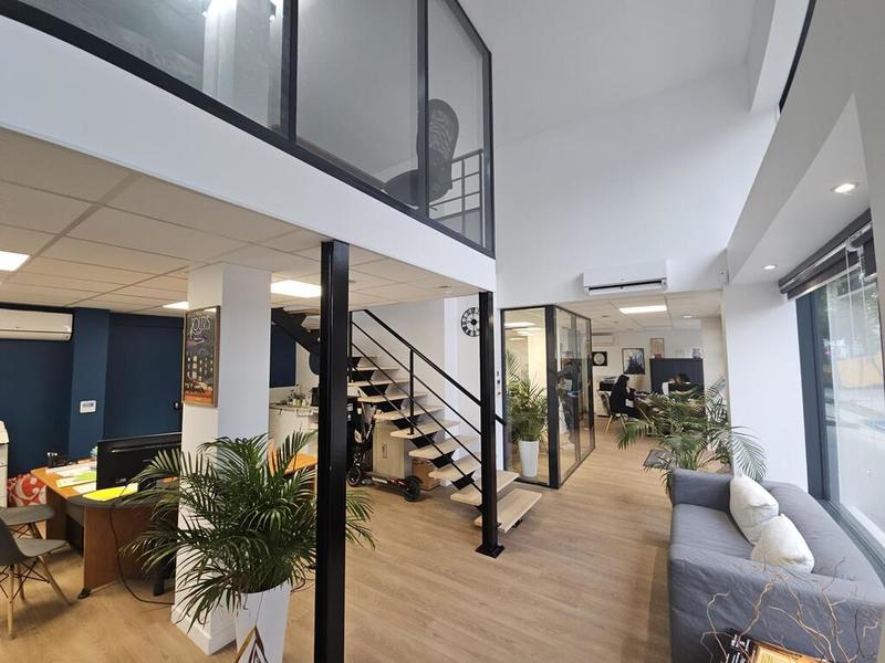 Local commercial - 203 m²