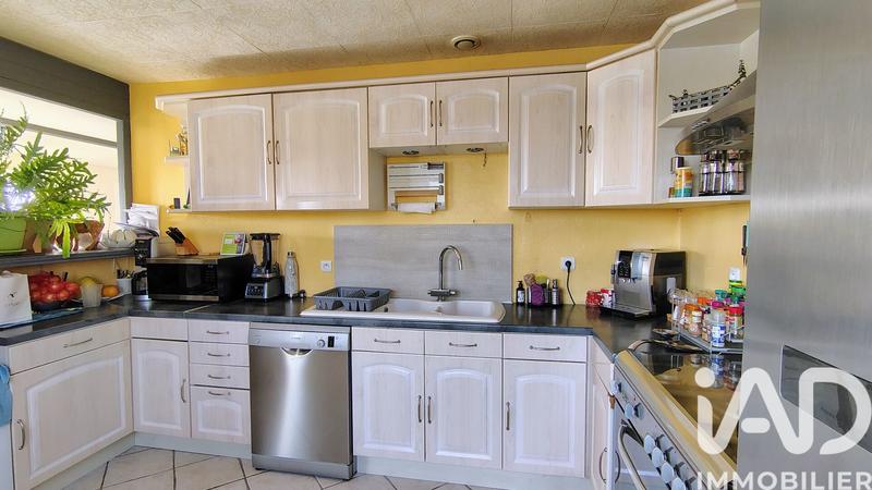 Maison - 92 m² - 5 pièces