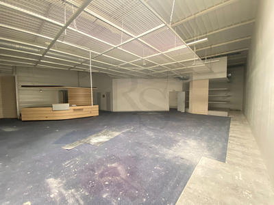 Local commercial - 330 m²