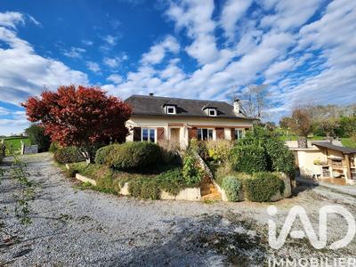 Maison - 146 m² - 8 pièces