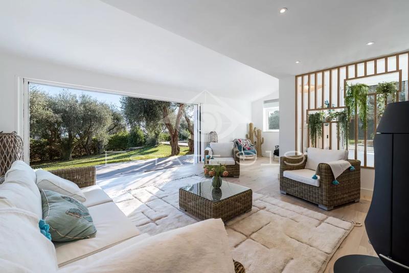 Villa - 225 m² - 6 pièces