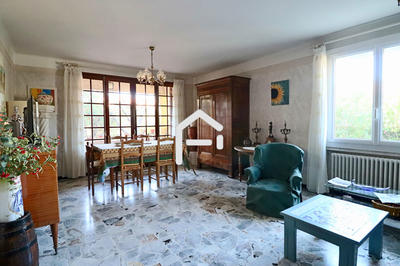 Villa - 140 m² - 8 pièces