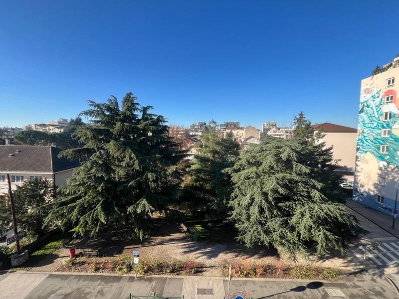 Appartement - 77 m² - 4 pièces