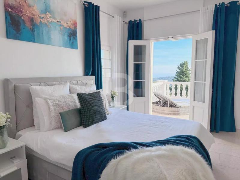 Villa - 385 m² - 11 pièces