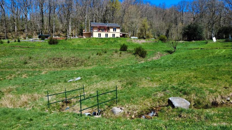 Maison - 300 m² - 11 pièces